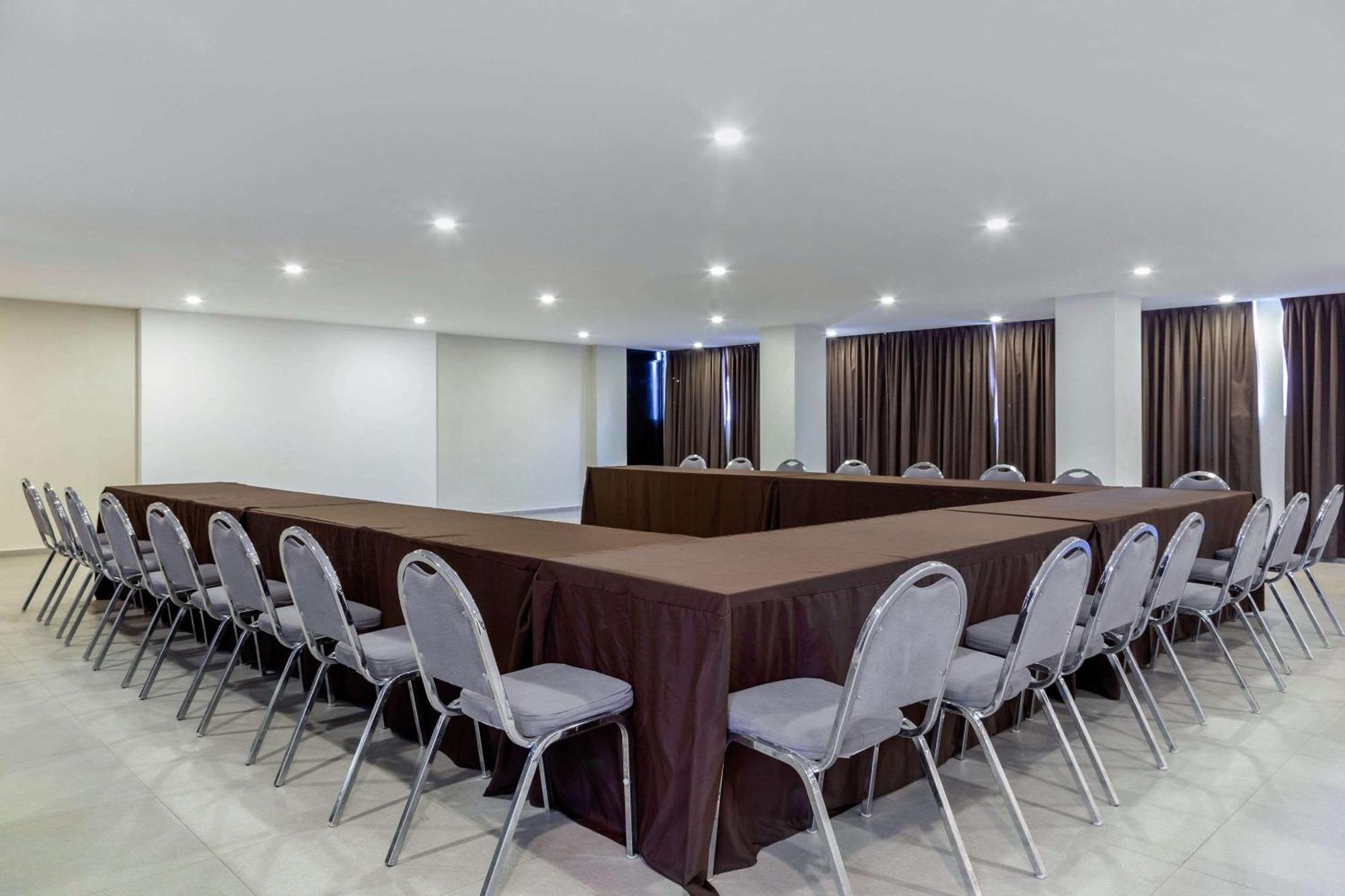 Comfort Inn San Luis Potosi Ngoại thất bức ảnh