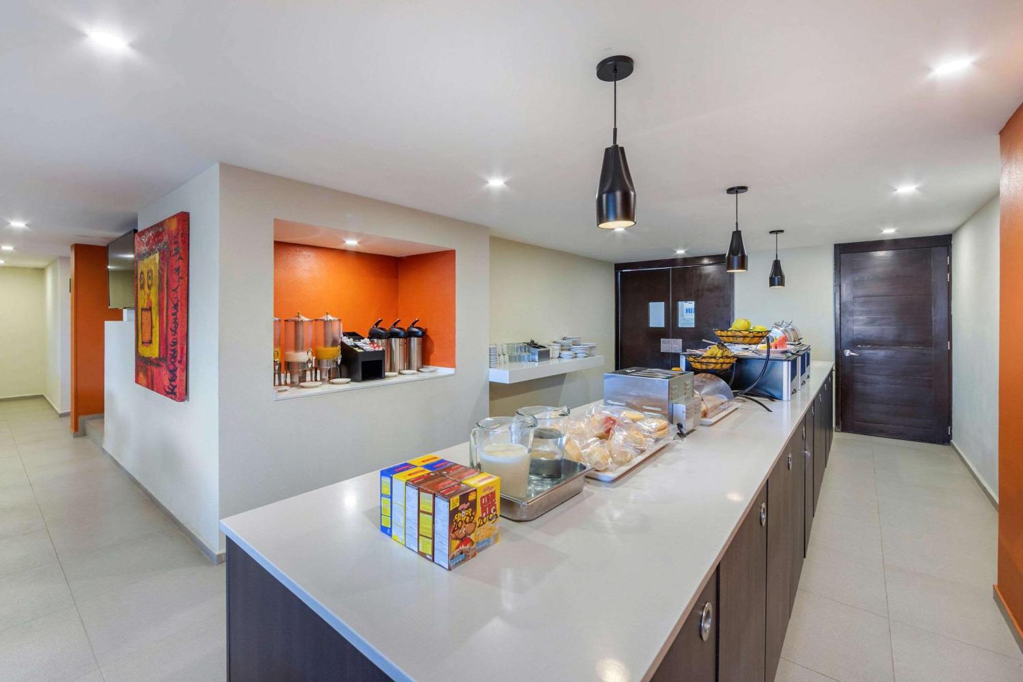 Comfort Inn San Luis Potosi Ngoại thất bức ảnh