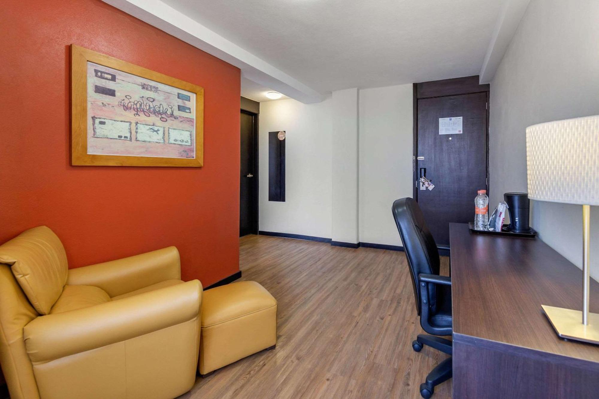Comfort Inn San Luis Potosi Ngoại thất bức ảnh